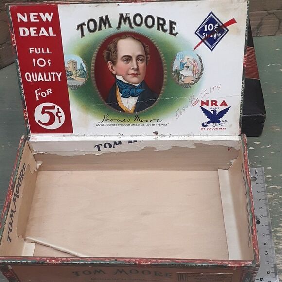 4 pc set of Vintage cigar boxes including Little Tom, Tom Moore, Yorkshire, etc. - Picture 9 of 9